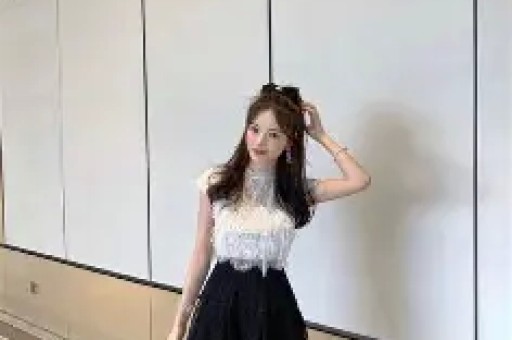 刘晓庆被指耍大牌现身河南万岁山和王婆同台全场冷脸拒讲话