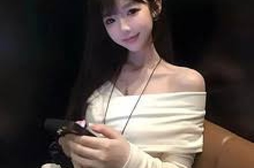 揭秘董宇辉“法不责辉”：假洋牌背后的真相与启示